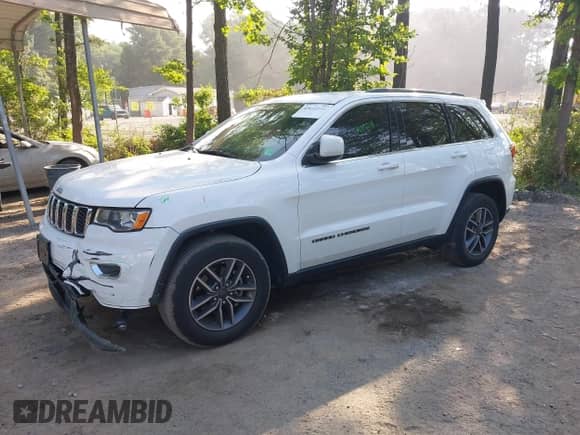 2020 Jeep Grand Cherokee Altitude z VIN 1C4RJEAG9LC106401, wystawiony jako IAAI lot #42611111 z przebiegiem 60 486 mil mil oraz . Historia ofert i sprzedaży dostępna na DreamBid. Obrazek 17.