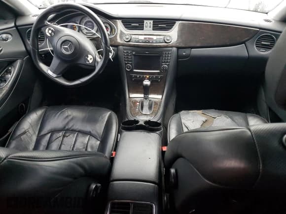 ✅ 2011 Mercedes-Benz CLS 550 • VIN: WDDDJ7CB6BA169124 • Lot: 41615155. Wystawiony na Copart z przebiegiem 195 647 mil. Bezpłatny archiwum sprzedaży aukcyjnych z USA i szczegółowy raport historii pojazdu na DreamBid. Zdjęcie 8.