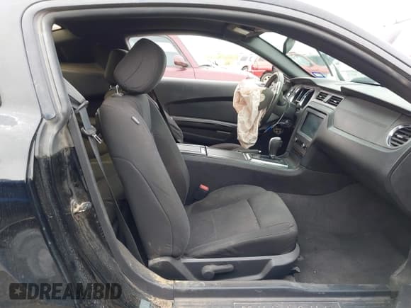 ✅ 2013 Ford Mustang V6 • VIN: 1ZVBP8AM8D5221159 • Lot: 42789088. Listed on IAAI with 108,555 mi. Free auction sales archive from the USA and detailed vehicle history report at DreamBid. Image 5.