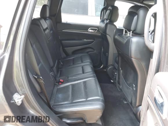 ✅ 2018 Jeep Grand Cherokee Limited • VIN: 1C4RJFBG1JC246007 • Lot: 42400511. Wystawiony na IAAI z przebiegiem 63 109 mil. Bezpłatny archiwum sprzedaży aukcyjnych z USA i szczegółowy raport historii pojazdu na DreamBid. Zdjęcie 8.