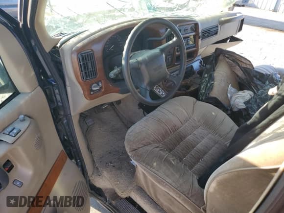 ✅ 2000 GMC Savana Cargo RV Conversion • VIN: 1GDFG15M4Y1140397 • Lot: 76347184. Wystawiony na Copart z przebiegiem Nie podano. Bezpłatny archiwum sprzedaży aukcyjnych z USA i szczegółowy raport historii pojazdu na DreamBid. Zdjęcie 8.