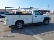✅ 2005 Chevrolet Silverado 2500HD Work Truck • VIN: 1GBHC24U15E333373 • Lot: 43697661. Wystawiony na IAAI z przebiegiem 156 992 mil. Bezpłatny archiwum sprzedaży aukcyjnych z USA i szczegółowy raport historii pojazdu na DreamBid. Zdjęcie 4.