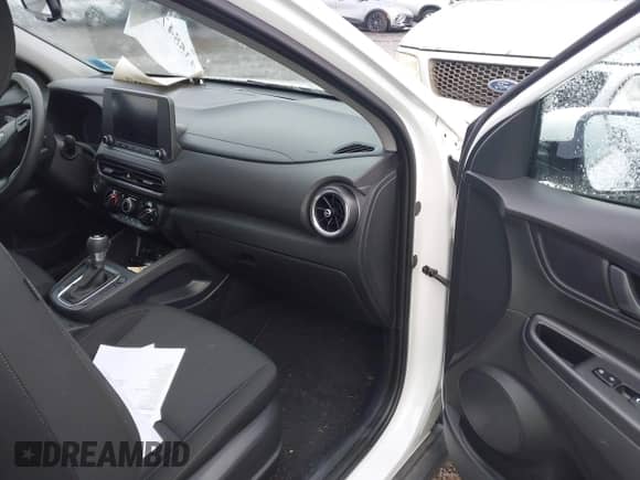 2022 Hyundai Kona SEL с VIN KM8K6CAB9NU819819, выставлен на аукционе IAAI как лот 43584707 с пробегом 27 418 миль миль и . История ставок и продаж доступна на DreamBid. Изображение 5.