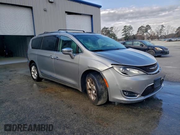 ✅ 2020 Chrysler Pacifica Limited • VIN: 2C4RC1GG9LR285430 • Лот: 94658615. Опубликован ранее на Copart с пробегом 151 594 миль. Бесплатный доступ к архиву аукционных продаж из США и подробный отчёт об истории автомобиля на DreamBid. Изображение 4.