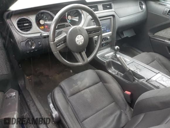 ✅ 2011 Ford Mustang V6 • VIN: 1ZVBP8AM7B5152199 • Lot: 90498335. Listed on Copart with 173,379 mi. Free auction sales archive from the USA and detailed vehicle history report at DreamBid. Image 8.