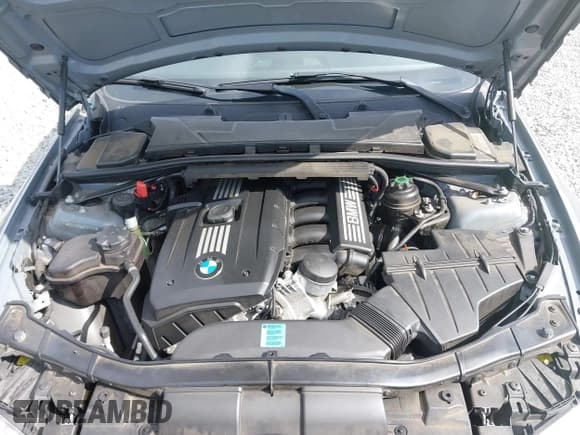 ✅ 2011 BMW 3 Series 328i • VIN: WBAKE3C54BE557581 • Lot: 42747358. Wystawiony na IAAI z przebiegiem 65 710 mil. Bezpłatny archiwum sprzedaży aukcyjnych z USA i szczegółowy raport historii pojazdu na DreamBid. Zdjęcie 10.