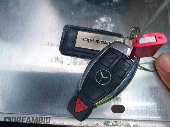 ✅ 2014 Mercedes-Benz C 250 Sport • VIN: WDDGF4HBXEA965658 • Lot: 42660203. Listed on IAAI with 96,754 mi. Free auction sales archive from the USA and detailed vehicle history report at DreamBid. Image 11.