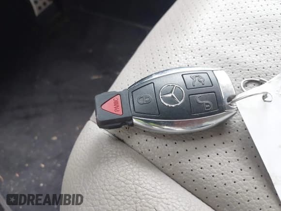 ✅ 2012 Mercedes-Benz C 300 Sport • VIN: WDDGF8BBXCR234727 • Lot: 42938979. Listed on IAAI with 116,991 mi. Free auction sales archive from the USA and detailed vehicle history report at DreamBid. Image 11.