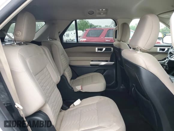 ✅ 2020 Ford Explorer XLT • VIN: 1FMSK7DH1LGC85827 • Lot: 54750505. Wystawiony na Copart z przebiegiem 70 220 mil. Bezpłatny archiwum sprzedaży aukcyjnych z USA i szczegółowy raport historii pojazdu na DreamBid. Zdjęcie 11.