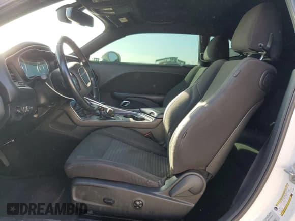 ✅ 2015 Dodge Challenger SXT • VIN: 2C3CDZAG2FH839285 • Lot: 91933775. Listed on Copart with 123,867 mi. Free auction sales archive from the USA and detailed vehicle history report at DreamBid. Image 7.