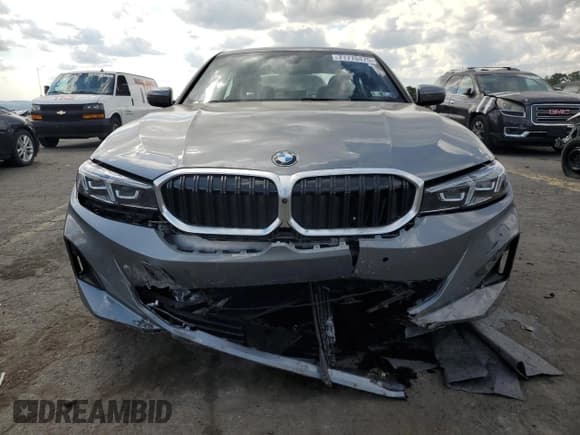 ✅ 2025 BMW 3 Series 330i xDrive • VIN: 3MW89CW06S8F15849 • Lot: 71770475. Wystawiony na Copart z przebiegiem 12 856 mil. Bezpłatny archiwum sprzedaży aukcyjnych z USA i szczegółowy raport historii pojazdu na DreamBid. Zdjęcie 5.