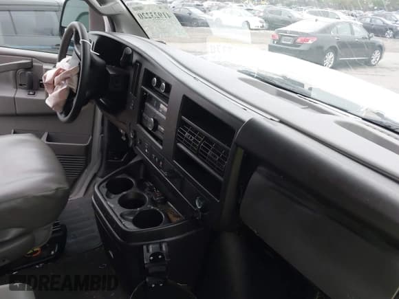 ✅ 2023 Chevrolet Express Passenger LS • VIN: 1GAZGNFP2P1137216 • Lot: 41923220. Listed on IAAI with 14,163 mi. Free auction sales archive from the USA and detailed vehicle history report at DreamBid. Image 5.