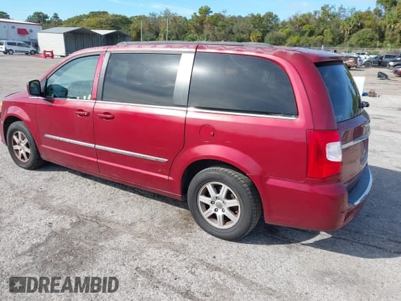 ✅ 2013 Chrysler Town & Country Touring • VIN: 2C4RC1BG9DR656336 • Лот: 43668982. Опубликован ранее на IAAI с пробегом 196 352 миль. Бесплатный доступ к архиву аукционных продаж из США и подробный отчёт об истории автомобиля на DreamBid. Изображение 3.