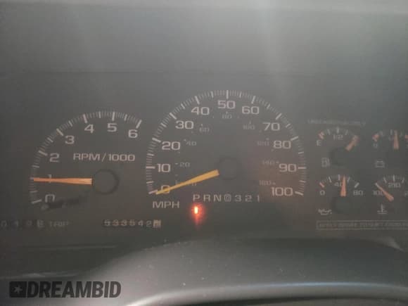 ✅ 1999 Chevrolet Suburban • VIN: 1GNFK16R5XJ342829 • Лот: 81131284. Опубликован ранее на Copart с пробегом 533 542 миль. Бесплатный доступ к архиву аукционных продаж из США и подробный отчёт об истории автомобиля на DreamBid. Изображение 9.