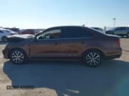 ✅ 2017 Volkswagen Jetta SE • VIN: 3VWDB7AJ9HM362118 • Lot: 43480715. Wystawiony na IAAI z przebiegiem 158 340 mil. Bezpłatny archiwum sprzedaży aukcyjnych z USA i szczegółowy raport historii pojazdu na DreamBid. Zdjęcie 14.