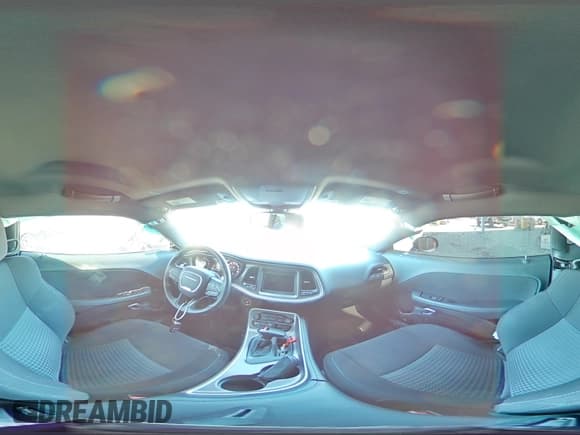 ✅ 2022 Dodge Challenger GT • VIN: 2C3CDZKG3NH152121 • Lot: 49669513. Wystawiony na Copart z przebiegiem 15 315 mil. Bezpłatny archiwum sprzedaży aukcyjnych z USA i szczegółowy raport historii pojazdu na DreamBid. Zdjęcie 13.