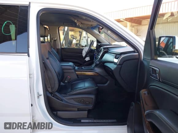 ✅ 2016 Chevrolet Suburban LT • VIN: 1GNSCHKC8GR465273 • Lot: 43622891. Wystawiony na IAAI z przebiegiem 177 835 mil. Bezpłatny archiwum sprzedaży aukcyjnych z USA i szczegółowy raport historii pojazdu na DreamBid. Zdjęcie 5.