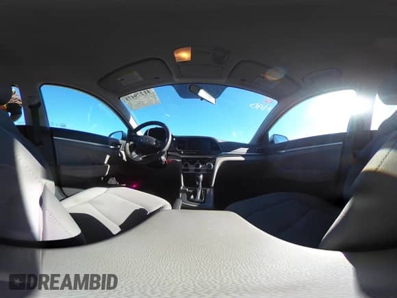 2019 Hyundai Elantra SE z VIN KMHD74LFXKU782707, wystawiony jako IAAI lot #41279473 z przebiegiem 34 053 mil mil oraz . Historia ofert i sprzedaży dostępna na DreamBid. Obrazek 18.