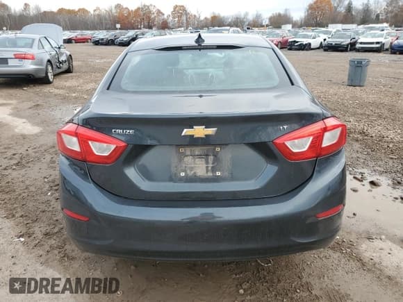 ✅ 2017 Chevrolet Cruze LT • VIN: 1G1BE5SM5H7197850 • Лот: 91531005. Опубликован ранее на Copart с пробегом 97 232 миль. Бесплатный доступ к архиву аукционных продаж из США и подробный отчёт об истории автомобиля на DreamBid. Изображение 6.