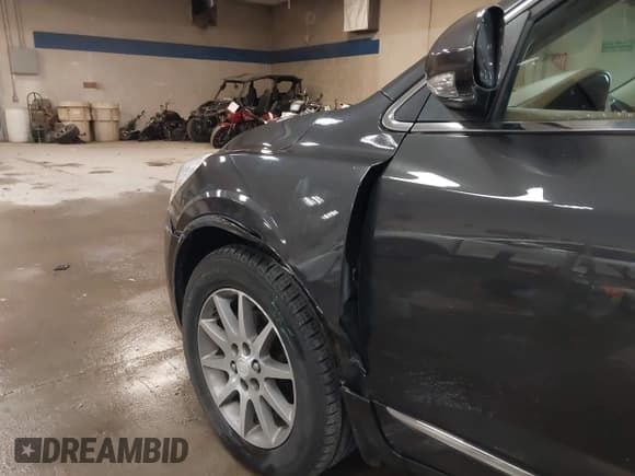 ✅ 2014 Buick Enclave Leather • VIN: 5GAKVBKD4EJ112020 • Lot: 42778680. Wystawiony na IAAI z przebiegiem 131 455 mil. Bezpłatny archiwum sprzedaży aukcyjnych z USA i szczegółowy raport historii pojazdu na DreamBid. Zdjęcie 18.