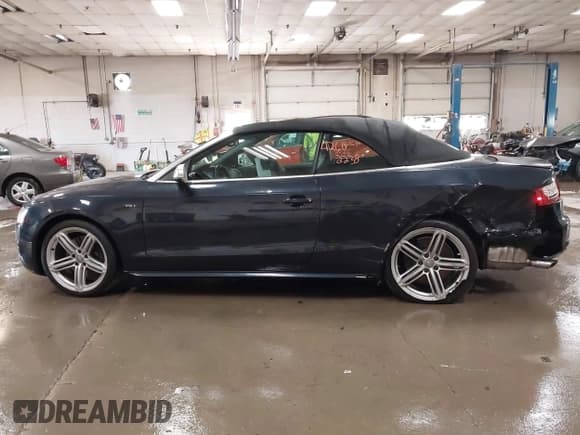 ✅ 2012 Audi S5 Premium Plus • VIN: WAUCGAFH3CN003622 • Лот: 42602238. Опубликован ранее на IAAI с пробегом 79 967 миль. Бесплатный доступ к архиву аукционных продаж из США и подробный отчёт об истории автомобиля на DreamBid. Изображение 14.