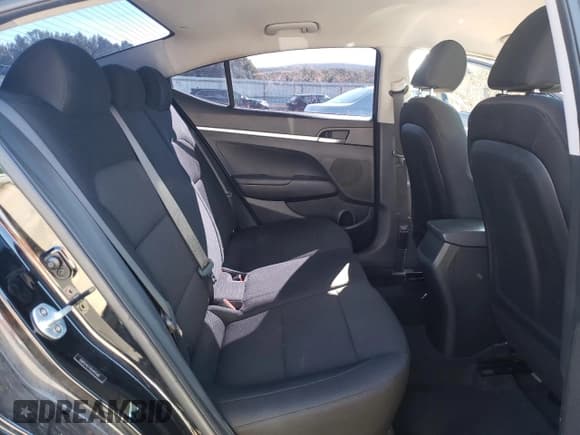 ✅ 2019 Hyundai Elantra SE • VIN: 5NPD74LF2KH475160 • Lot: 71840075. Listed on Copart with 118,091 mi. Free auction sales archive from the USA and detailed vehicle history report at DreamBid. Image 10.