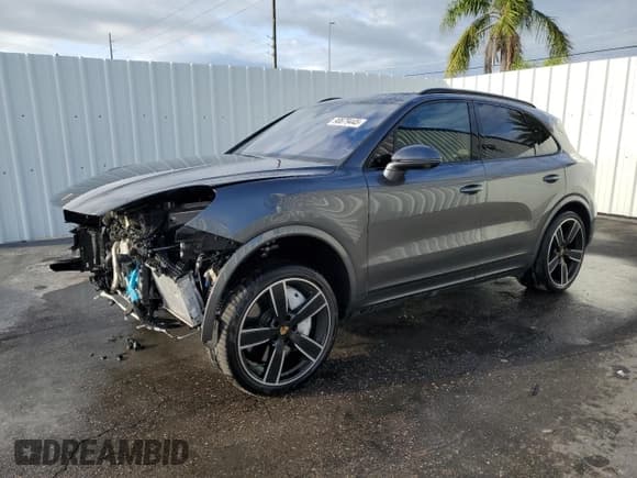 ✅ 2023 Porsche Cayenne Turbo • VIN: WP1AF2AY0PDA20298 • Lot: 90679445. Wystawiony na Copart z przebiegiem 20 556 mil. Bezpłatny archiwum sprzedaży aukcyjnych z USA i szczegółowy raport historii pojazdu na DreamBid. Zdjęcie 1.