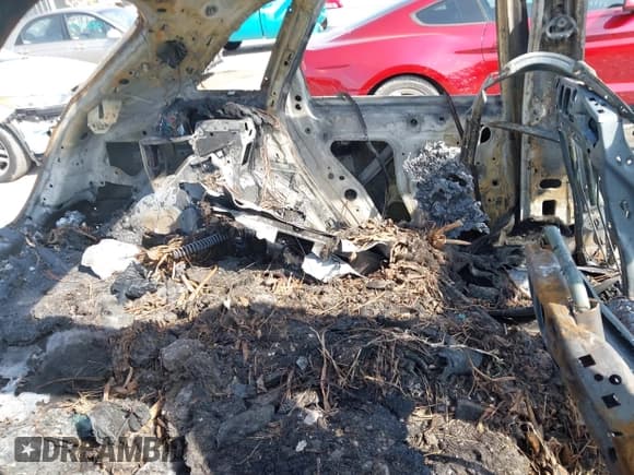 ✅ 2018 Audi Q3 Premium Plus • VIN: WA1HCCFSXJR033163 • Лот: 42367820. Опубликован ранее на IAAI с пробегом Не указан. Бесплатный доступ к архиву аукционных продаж из США и подробный отчёт об истории автомобиля на DreamBid. Изображение 8.