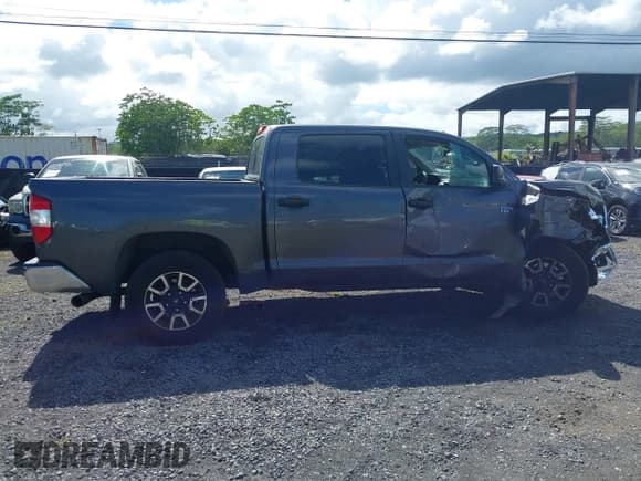 ✅ 2017 Toyota Tundra SR5 • VIN: 5TFDY5F12HX649583 • Lot: 43518613. Listed on IAAI with 103,772 mi. Free auction sales archive from the USA and detailed vehicle history report at DreamBid. Image 13.