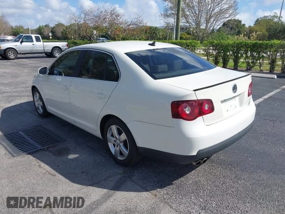 ✅ 2008 Volkswagen Jetta SE • VIN: 3VWRM71K08M108404 • Lot: 41595159. Listed on IAAI with 125,031 mi. Free auction sales archive from the USA and detailed vehicle history report at DreamBid. Image 3.