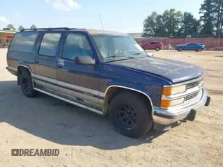 1994 Chevrolet Suburban with VIN 1GNEC16K8RJ356772, listed as a IAAI auction lot 43354590 with 197,470 mi miles and . Bid and sale history available at DreamBid. Image 1.