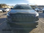✅ 2018 Jeep Cherokee Latitude • VIN: 1C4PJMCB8JD569947 • Lot: 93339015. Wystawiony na Copart z przebiegiem 74 527 mil. Bezpłatny archiwum sprzedaży aukcyjnych z USA i szczegółowy raport historii pojazdu na DreamBid. Zdjęcie 5.