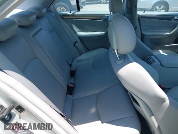 ✅ 2004 Mercedes-Benz C 230 Kompressor • VIN: WDBRF40J64A634028 • Лот: 42602445. Опубликован ранее на IAAI с пробегом Не указан. Бесплатный доступ к архиву аукционных продаж из США и подробный отчёт об истории автомобиля на DreamBid. Изображение 8.