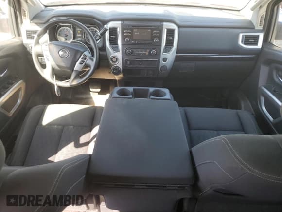 ✅ 2017 Nissan Titan S • VIN: 1N6AA1EJ3HN541144 • Lot: 52981515. Wystawiony na Copart z przebiegiem 109 721 mil. Bezpłatny archiwum sprzedaży aukcyjnych z USA i szczegółowy raport historii pojazdu na DreamBid. Zdjęcie 8.