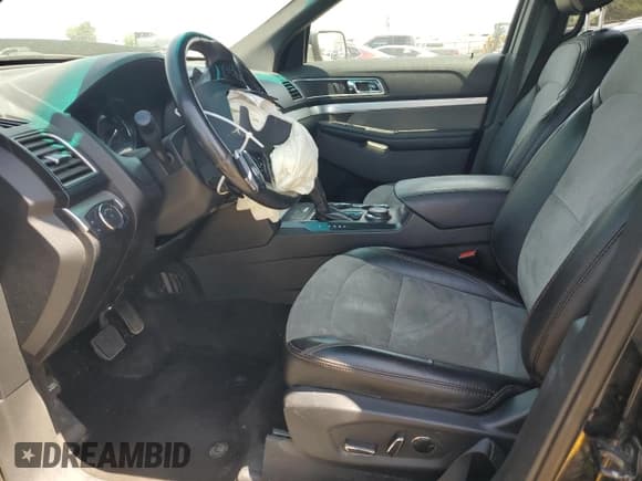 ✅ 2017 Ford Explorer XLT • VIN: 1FM5K8D81HGA05513 • Lot: 58761165. Wystawiony na Copart z przebiegiem 121 729 mil. Bezpłatny archiwum sprzedaży aukcyjnych z USA i szczegółowy raport historii pojazdu na DreamBid. Zdjęcie 7.