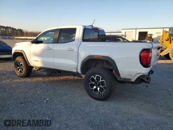 ✅ 2023 GMC Canyon 4WD AT4X • VIN: 1GTP6EEK6P1235575 • Lot: 88637835. Wystawiony na Copart z przebiegiem 30 938 mil. Bezpłatny archiwum sprzedaży aukcyjnych z USA i szczegółowy raport historii pojazdu na DreamBid. Zdjęcie 2.