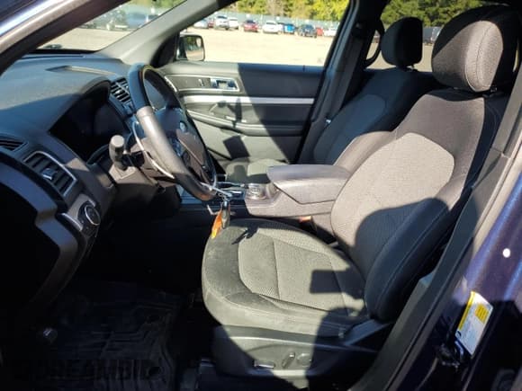 ✅ 2017 Ford Explorer XLT • VIN: 1FM5K8D84HGD91702 • Lot: 86111625. Wystawiony na Copart z przebiegiem 90 243 mil. Bezpłatny archiwum sprzedaży aukcyjnych z USA i szczegółowy raport historii pojazdu na DreamBid. Zdjęcie 7.