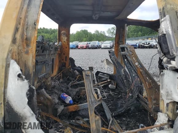 ✅ 2022 Chevrolet Silverado 1500 LT Trail Boss • VIN: 3GCUDFET5NG616369 • Lot: 64473885. Wystawiony na Copart z przebiegiem Nie podano. Bezpłatny archiwum sprzedaży aukcyjnych z USA i szczegółowy raport historii pojazdu na DreamBid. Zdjęcie 10.