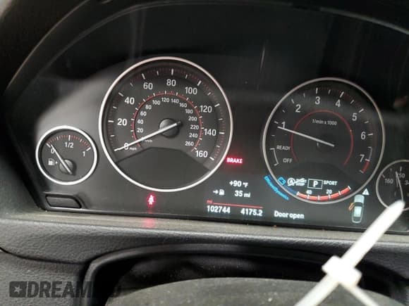 ✅ 2017 BMW 3 Series 330i xDrive • VIN: WBA8Z9C33HG827333 • Lot: 63991455. Wystawiony na Copart z przebiegiem 102 744 mil. Bezpłatny archiwum sprzedaży aukcyjnych z USA i szczegółowy raport historii pojazdu na DreamBid. Zdjęcie 9.