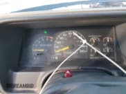 ✅ 1996 Chevrolet Silverado 1500 • VIN: 1GCEK19R8TE248821 • Lot: 82132615. Wystawiony na Copart z przebiegiem 291 896 mil. Bezpłatny archiwum sprzedaży aukcyjnych z USA i szczegółowy raport historii pojazdu na DreamBid. Zdjęcie 9.