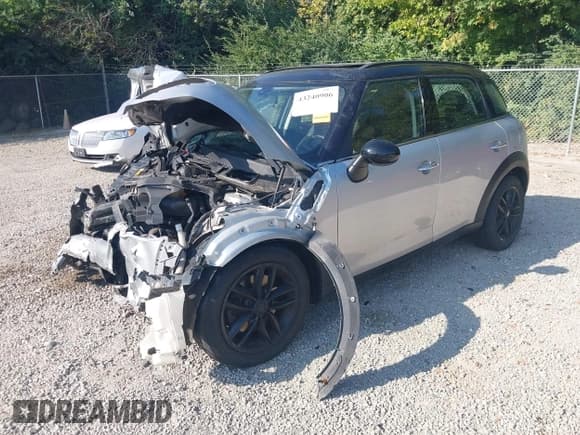 ✅ 2011 MINI Countryman S • VIN: WMWZC5C54BWH99686 • Лот: 43240906. Опубликован ранее на IAAI с пробегом Не указан. Бесплатный доступ к архиву аукционных продаж из США и подробный отчёт об истории автомобиля на DreamBid. Изображение 2.