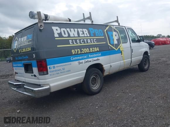 ✅ 2013 Ford Econoline Cargo Commercial • VIN: 1FTNS2EW1DDA19356 • Lot: 43265748. Wystawiony na IAAI z przebiegiem 207 738 mil. Bezpłatny archiwum sprzedaży aukcyjnych z USA i szczegółowy raport historii pojazdu na DreamBid. Zdjęcie 4.