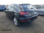 ✅ 2017 Audi Q3 Premium • VIN: WA1ECCFS1HR002039 • Lot: 61215381. Wystawiony na Copart z przebiegiem 60 429 mil. Bezpłatny archiwum sprzedaży aukcyjnych z USA i szczegółowy raport historii pojazdu na DreamBid. Zdjęcie 3.