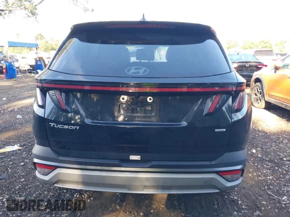 ✅ 2025 Hyundai Tucson SEL Convenience • VIN: 3KMJCCDE1SE002463 • Lot: 43011423. Listed on IAAI with 14,435 mi. Free auction sales archive from the USA and detailed vehicle history report at DreamBid. Image 16.