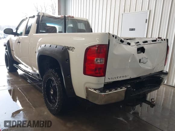 ✅ 2009 Chevrolet Silverado 2500HD • VIN: 1GCHK49699E105437 • Лот: 41264462. Опубликован ранее на IAAI с пробегом 306 561 миль. Бесплатный доступ к архиву аукционных продаж из США и подробный отчёт об истории автомобиля на DreamBid. Изображение 3.