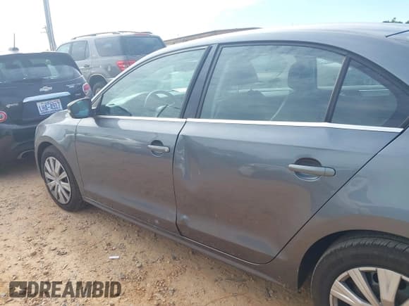 ✅ 2013 Volkswagen Jetta SE • VIN: 3VWBP7AJ8DM377342 • Lot: 42310411. Listed on IAAI with 98,019 mi. Free auction sales archive from the USA and detailed vehicle history report at DreamBid. Image 12.