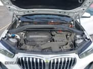 ✅ 2020 BMW X1 xDrive28i • VIN: WBXJG9C0XL5R62672 • Lot: 43520248. Wystawiony na IAAI z przebiegiem 56 392 mil. Bezpłatny archiwum sprzedaży aukcyjnych z USA i szczegółowy raport historii pojazdu na DreamBid. Zdjęcie 10.