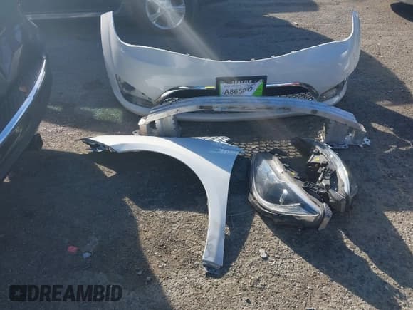 ✅ 2019 Chrysler Pacifica Limited • VIN: 2C4RC1GG6KR552053 • Lot: 43487298. Listed on IAAI with 94,327 mi. Free auction sales archive from the USA and detailed vehicle history report at DreamBid. Image 12.