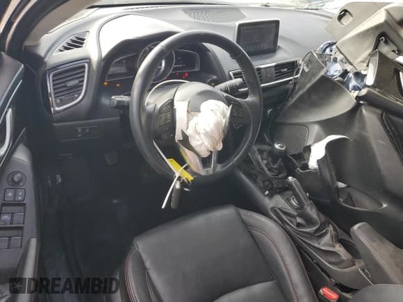 ✅ 2015 Mazda 3 i Grand Touring • VIN: 3MZBM1M77FM145601 • Lot: 84788185. Wystawiony na Copart z przebiegiem 239 960 mil. Bezpłatny archiwum sprzedaży aukcyjnych z USA i szczegółowy raport historii pojazdu na DreamBid. Zdjęcie 8.