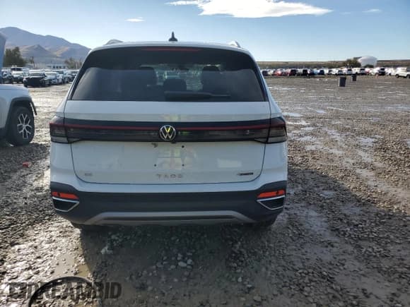 ✅ 2025 Volkswagen Taos SE • VIN: 3VVUC7B23SM045225 • Lot: 84758655. Wystawiony na Copart z przebiegiem 8 287 mil. Bezpłatny archiwum sprzedaży aukcyjnych z USA i szczegółowy raport historii pojazdu na DreamBid. Zdjęcie 6.